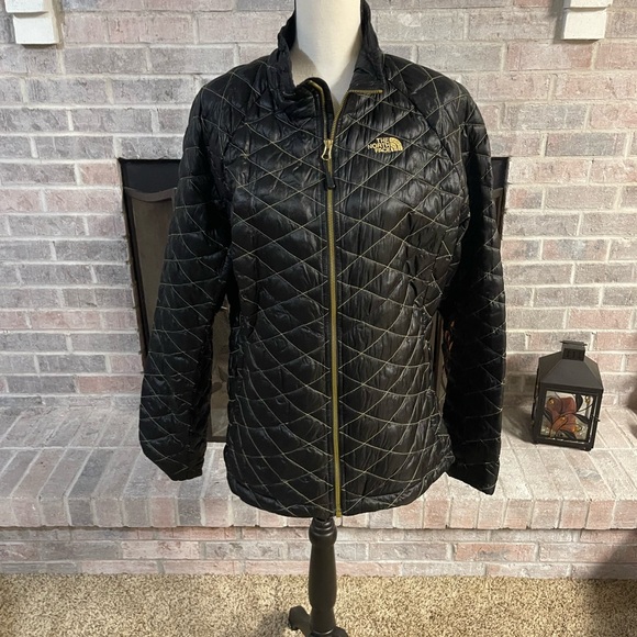 The North Face Jackets & Blazers - The North Face Women's Black Quilted Puffer Jacket